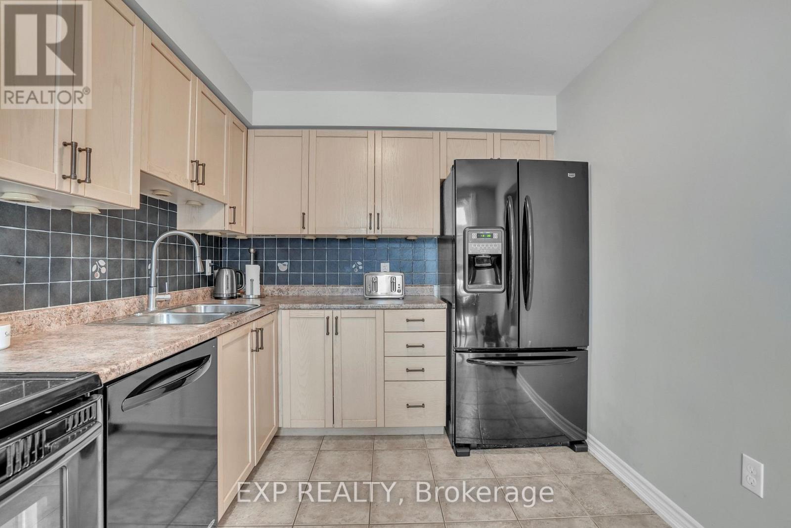 8 - 141 Sydenham Wells, Barrie, Ontario  L4M 0H3 - Photo 13 - S12869400