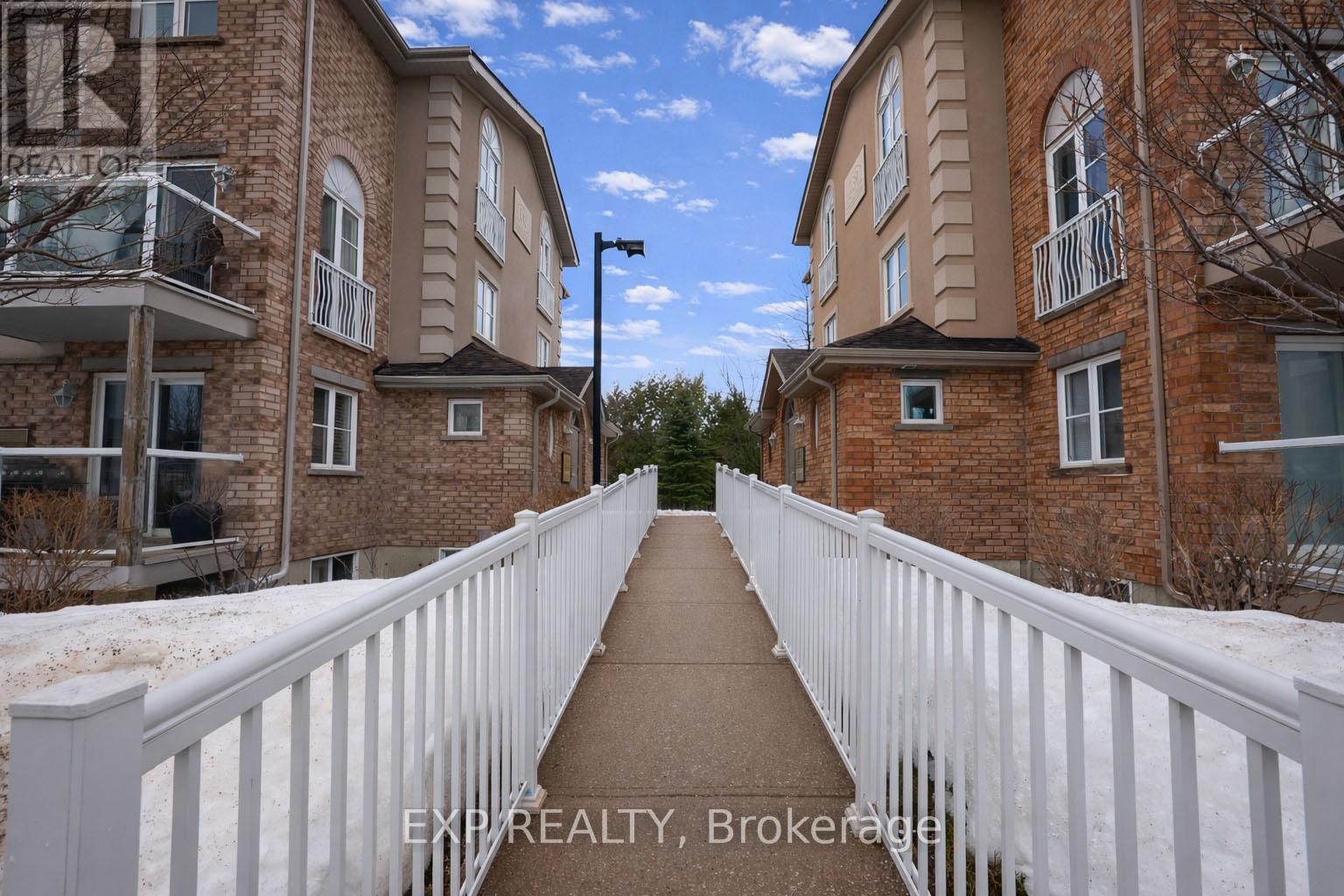 8 - 141 Sydenham Wells, Barrie, Ontario  L4M 0H3 - Photo 4 - S12869400