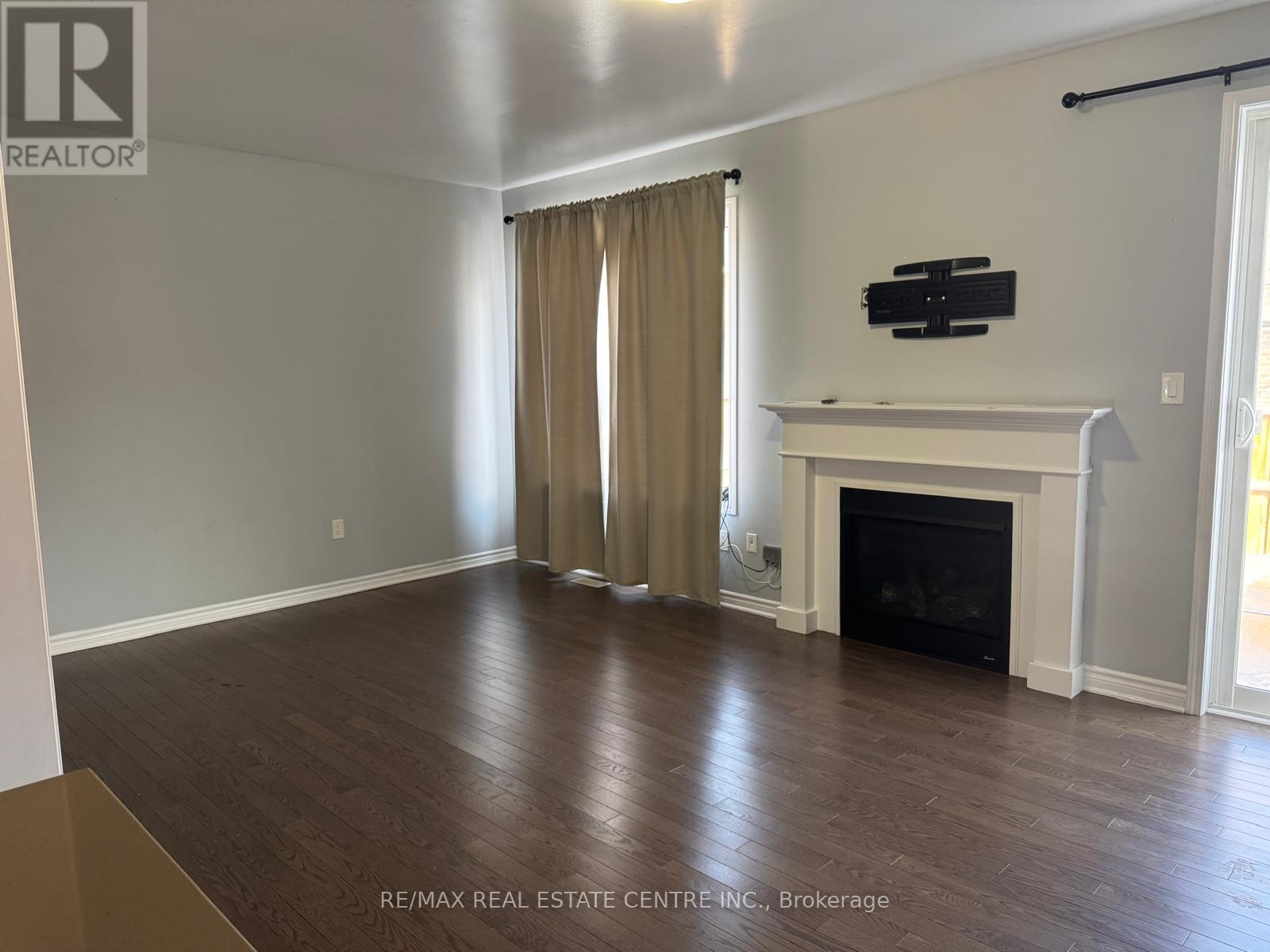 17 Feeder Street, Brampton, Ontario  L7A 4T7 - Photo 3 - W12869394