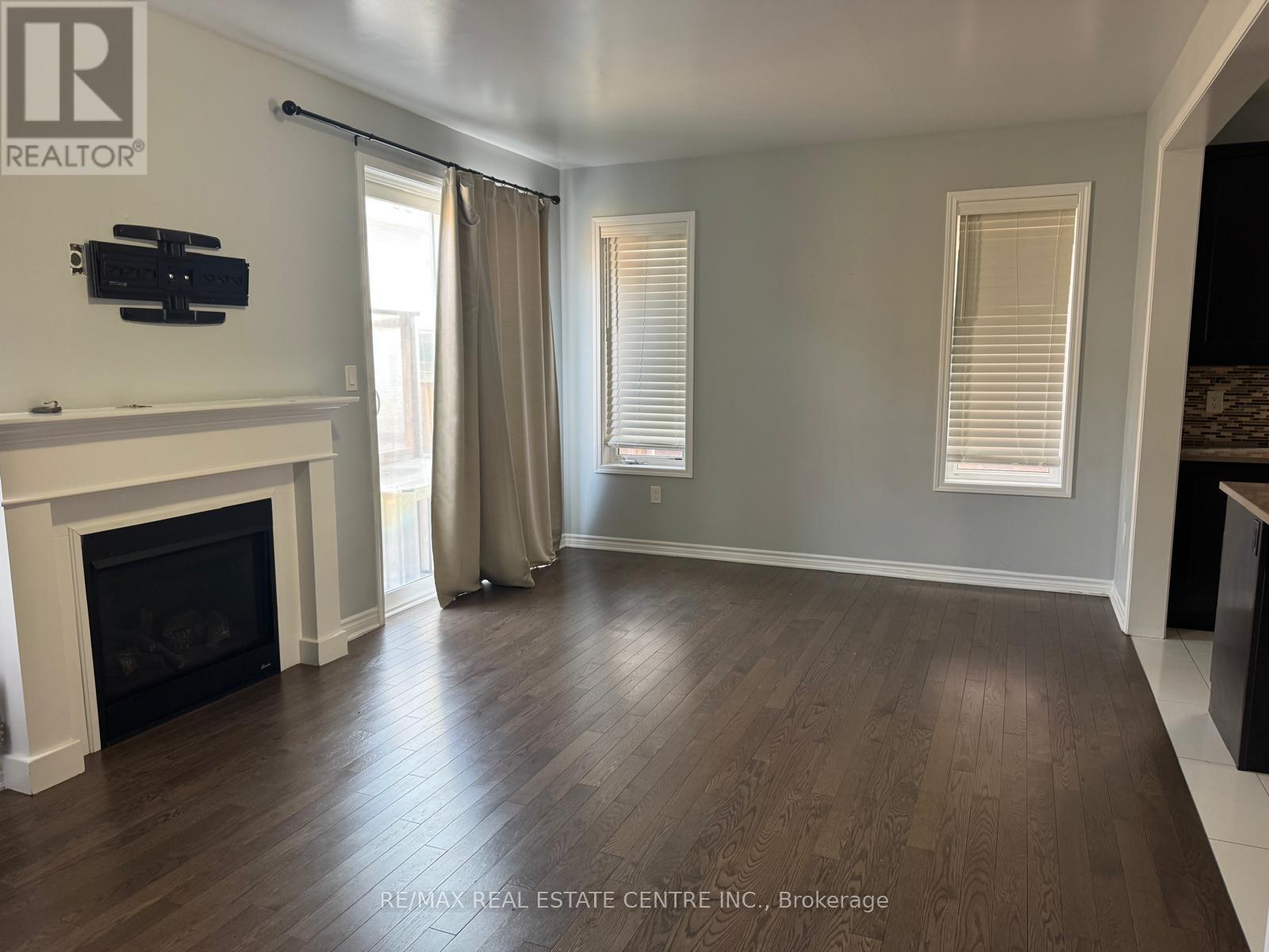 17 Feeder Street, Brampton, Ontario  L7A 4T7 - Photo 4 - W12869394