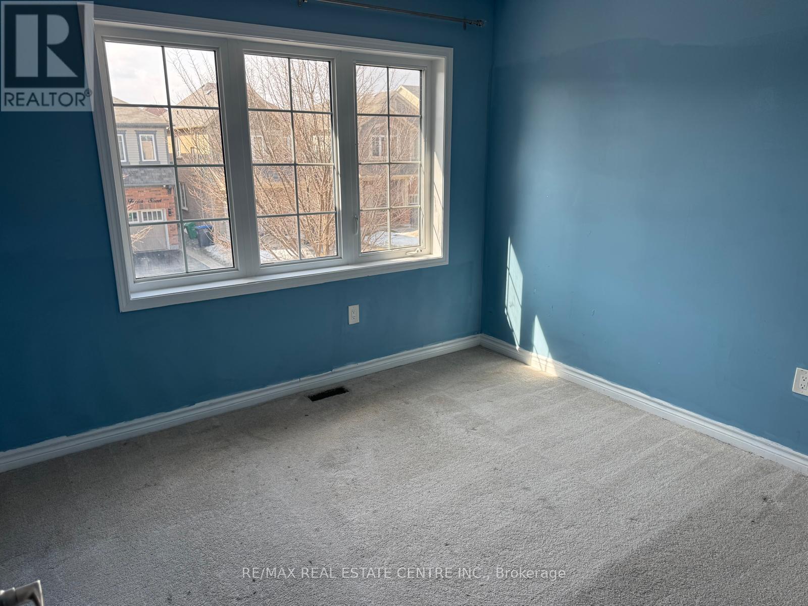 17 Feeder Street, Brampton, Ontario  L7A 4T7 - Photo 6 - W12869394