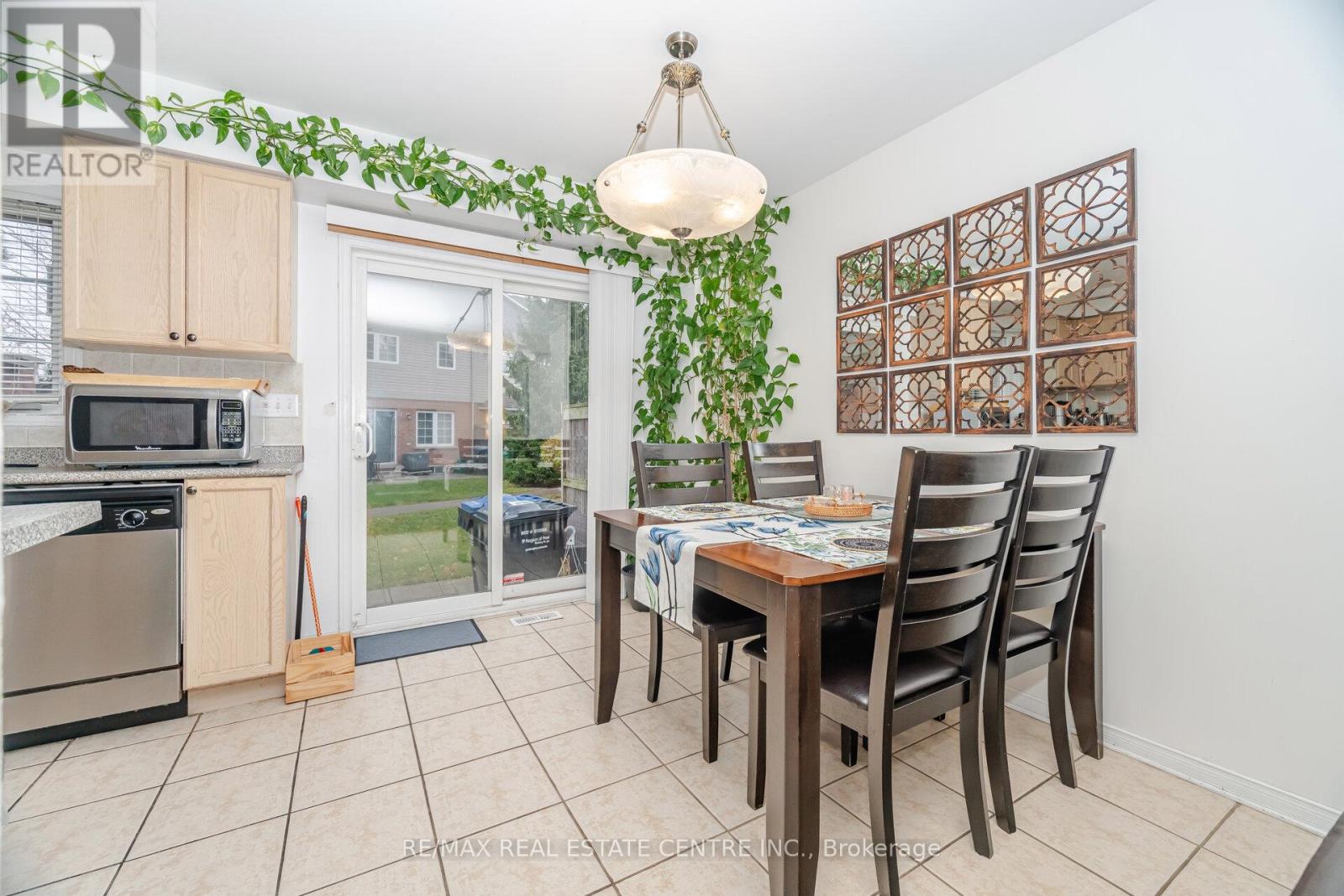 112 - 3150 Erin Centre Boulevard, Mississauga, Ontario  L5M 7Z3 - Photo 18 - W12869412