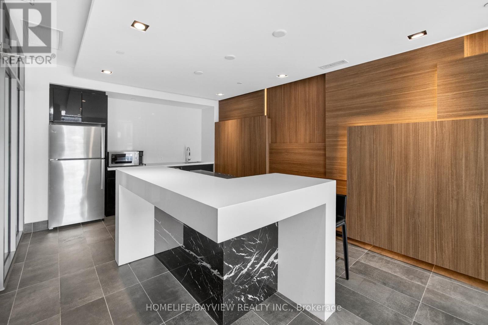 A207 - 5230 Dundas Street, Burlington, Ontario  L7L 0J5 - Photo 28 - W12869426