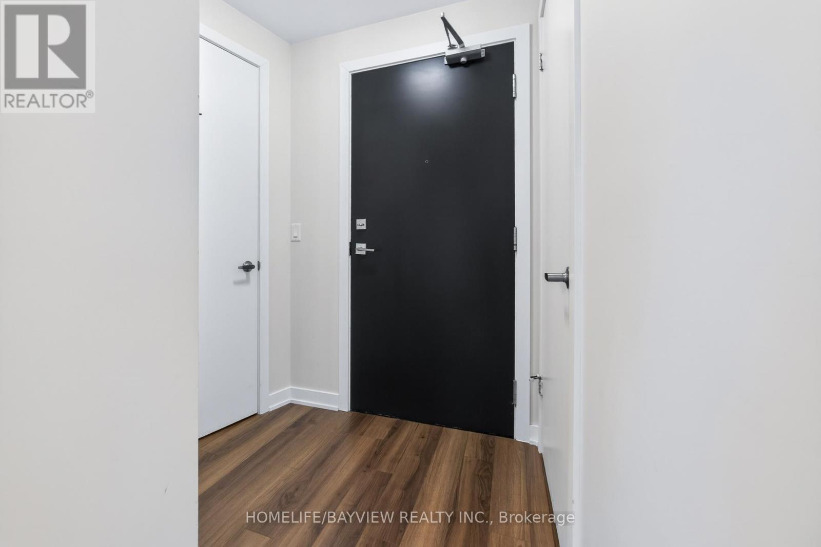 A207 - 5230 Dundas Street, Burlington, Ontario  L7L 0J5 - Photo 4 - W12869426