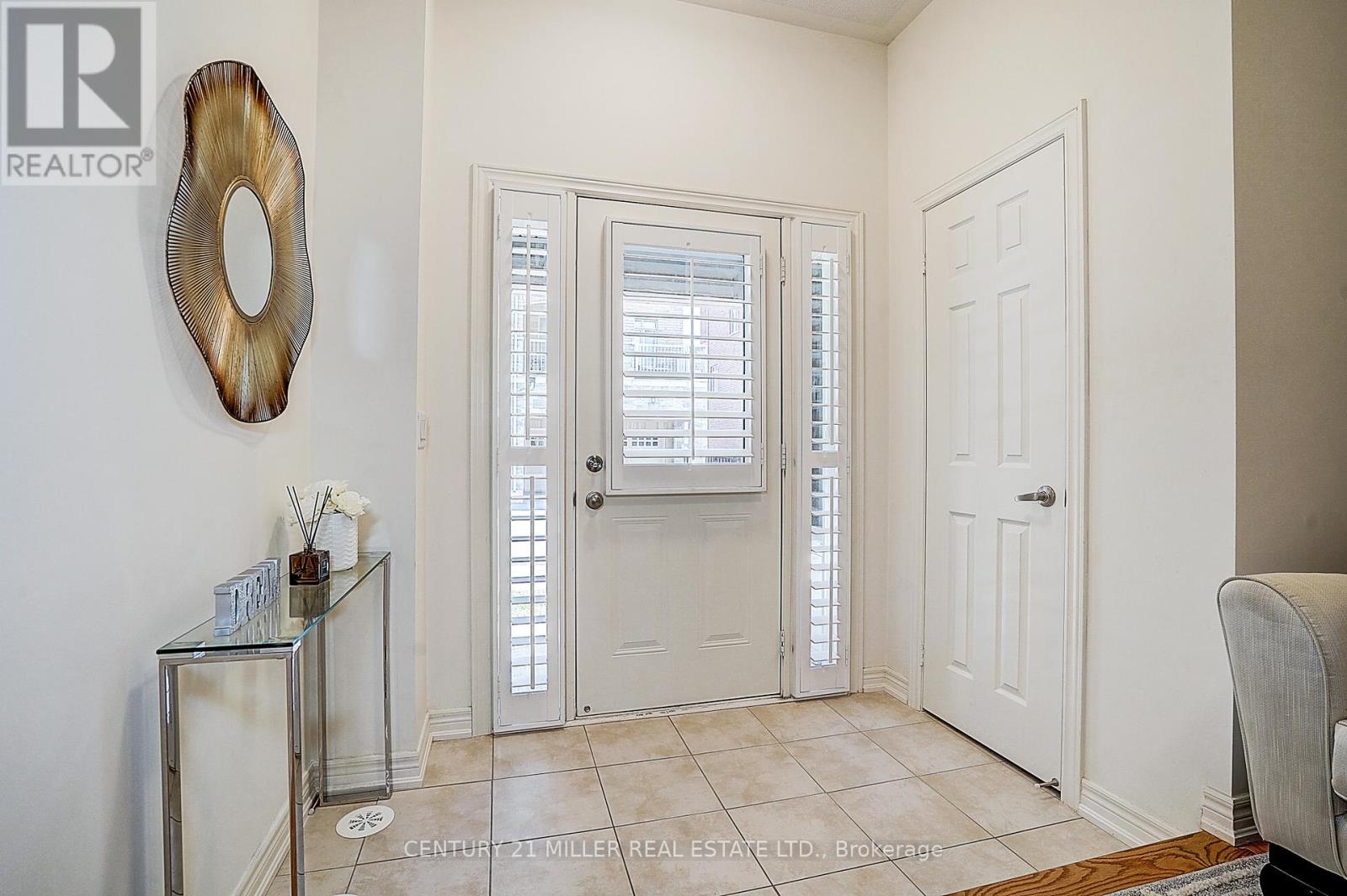 465 Manhattan Common, Oakville, Ontario  L6H 3P5 - Photo 7 - W12869452