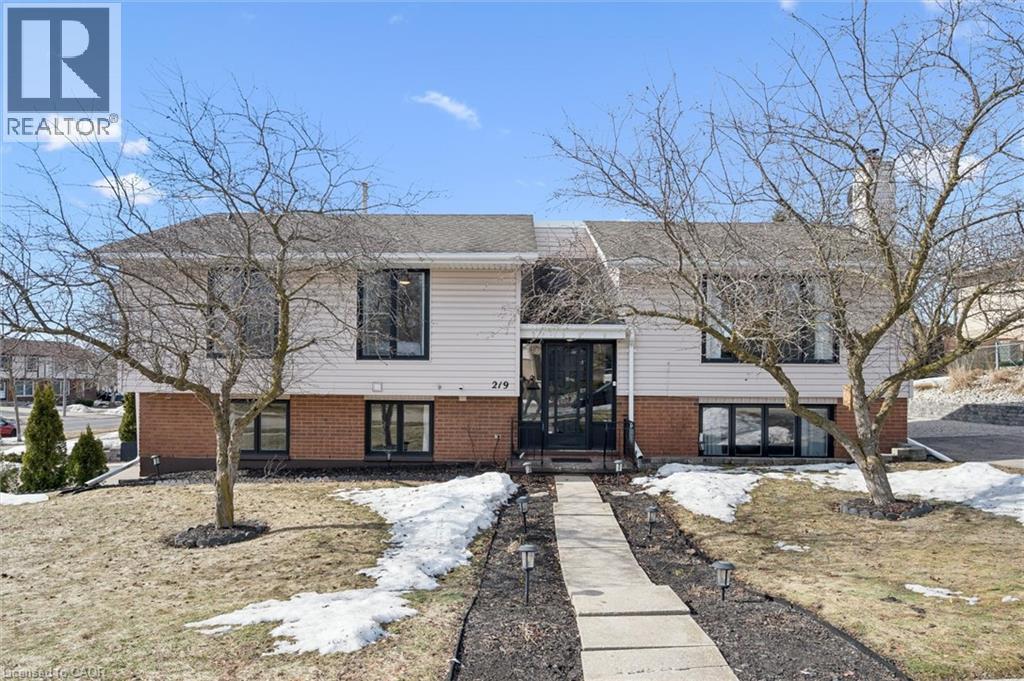 219 Blackhorne Drive, Kitchener, Ontario  N2E 1Z2 - Photo 1 - 40811287
