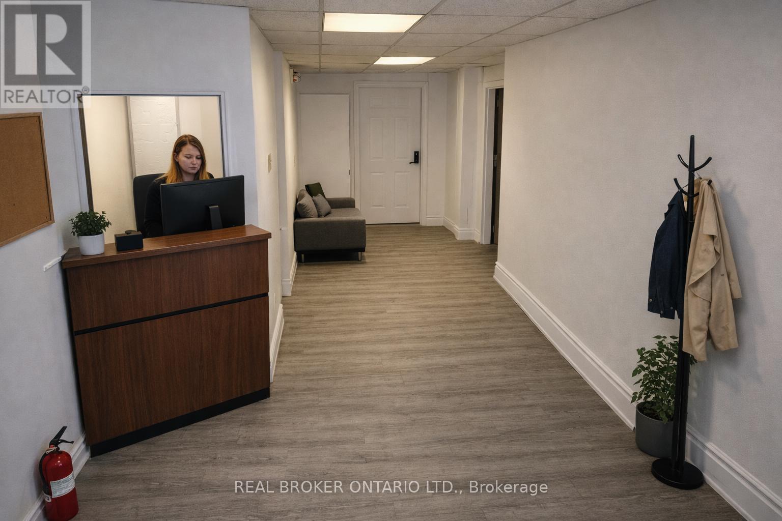 B - 231 Bay Street N, Hamilton, Ontario  L8R 2R1 - Photo 4 - X12869358