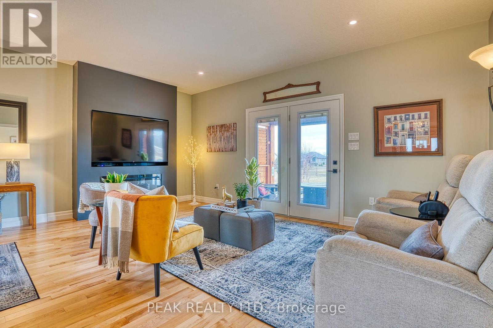 33 Wellington Street S, Ashfield-Colborne-Wawanosh, Ontario  N7A 3X9 - Photo 23 - X12869430