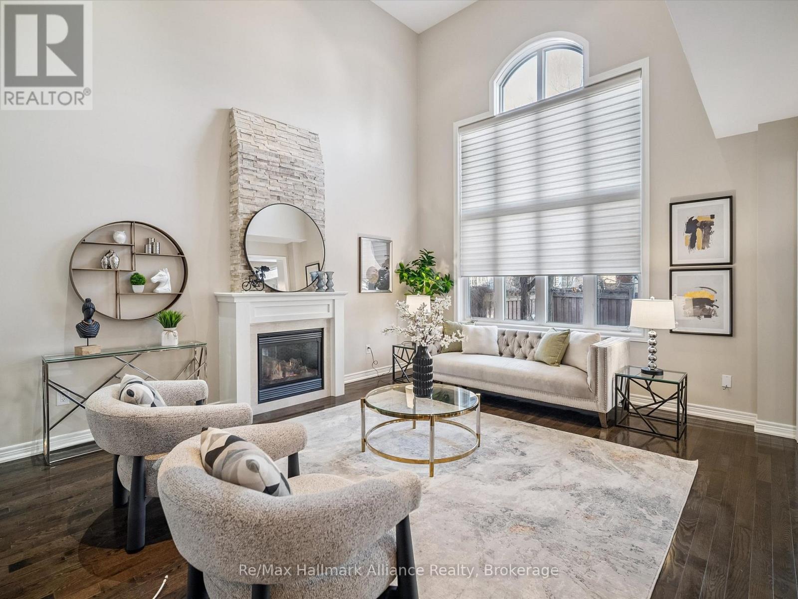 247 Beechtree Crescent, Oakville, Ontario  L6L 0A5 - Photo 4 - W12865022