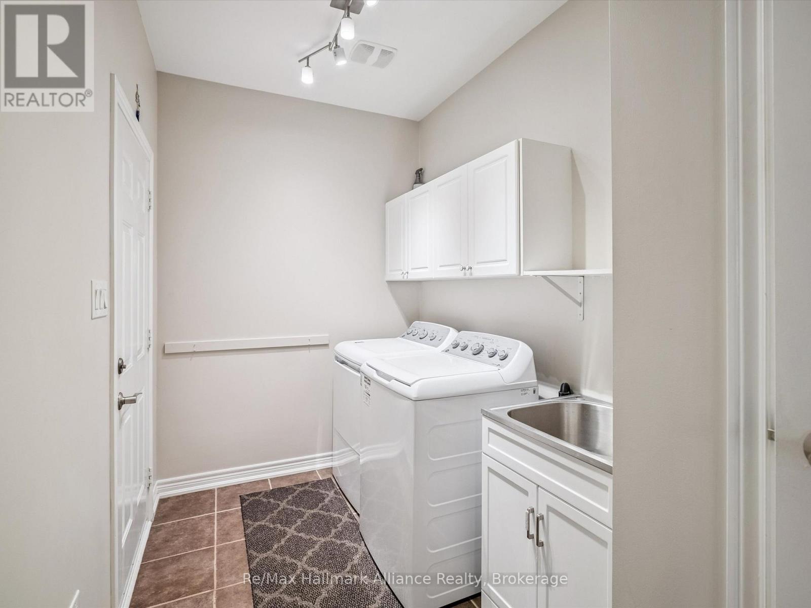 247 Beechtree Crescent, Oakville, Ontario  L6L 0A5 - Photo 22 - W12865022