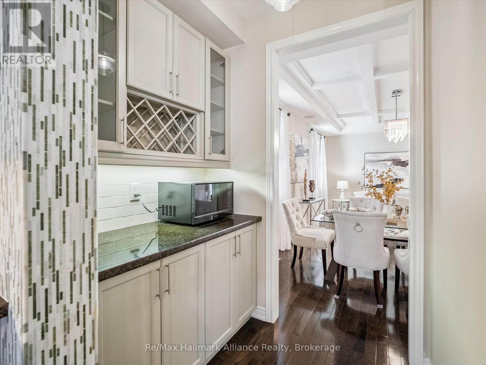 247 Beechtree Crescent, Oakville, Ontario  L6L 0A5 - Photo 18 - W12865022