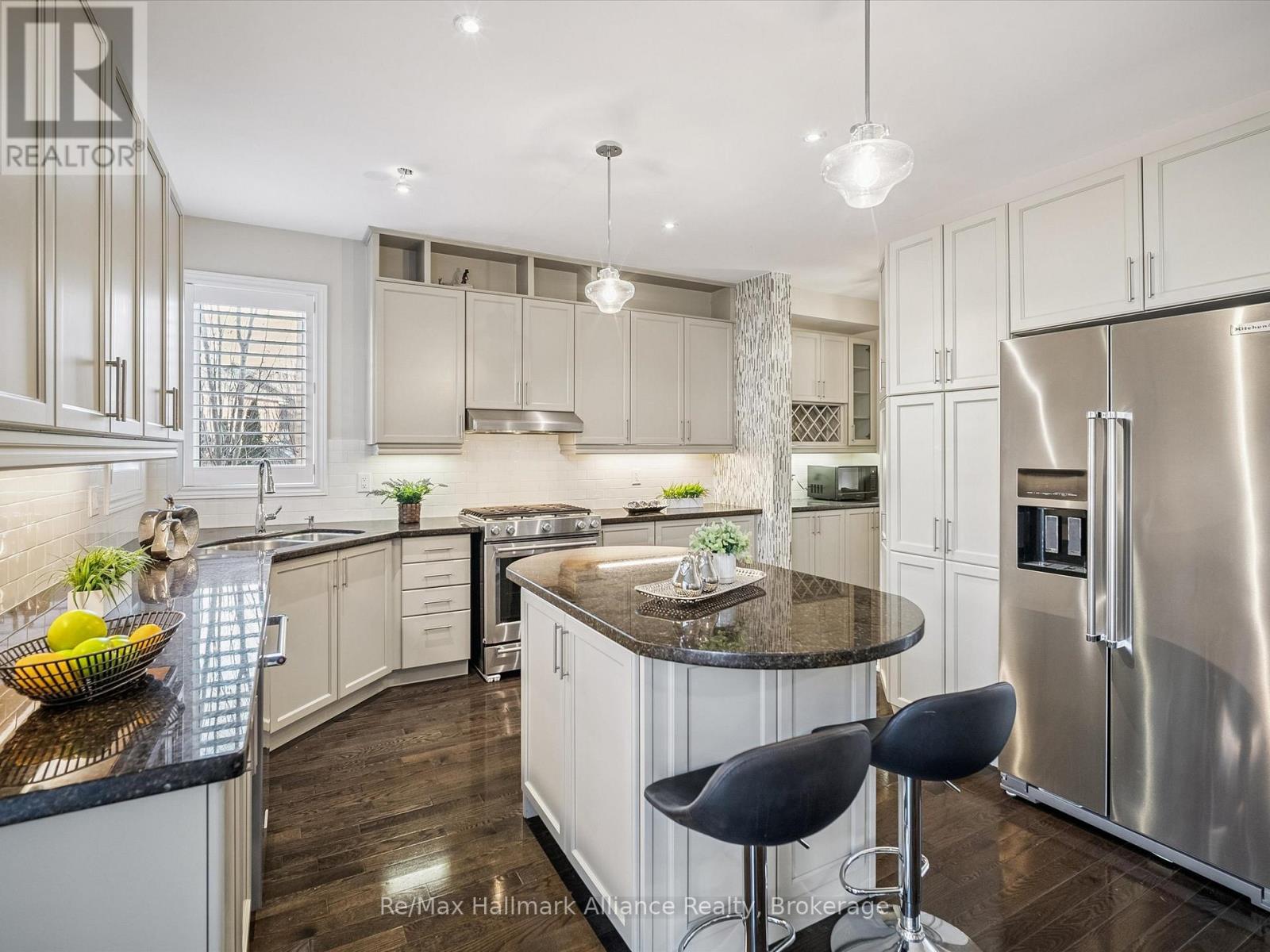 247 Beechtree Crescent, Oakville, Ontario  L6L 0A5 - Photo 17 - W12865022