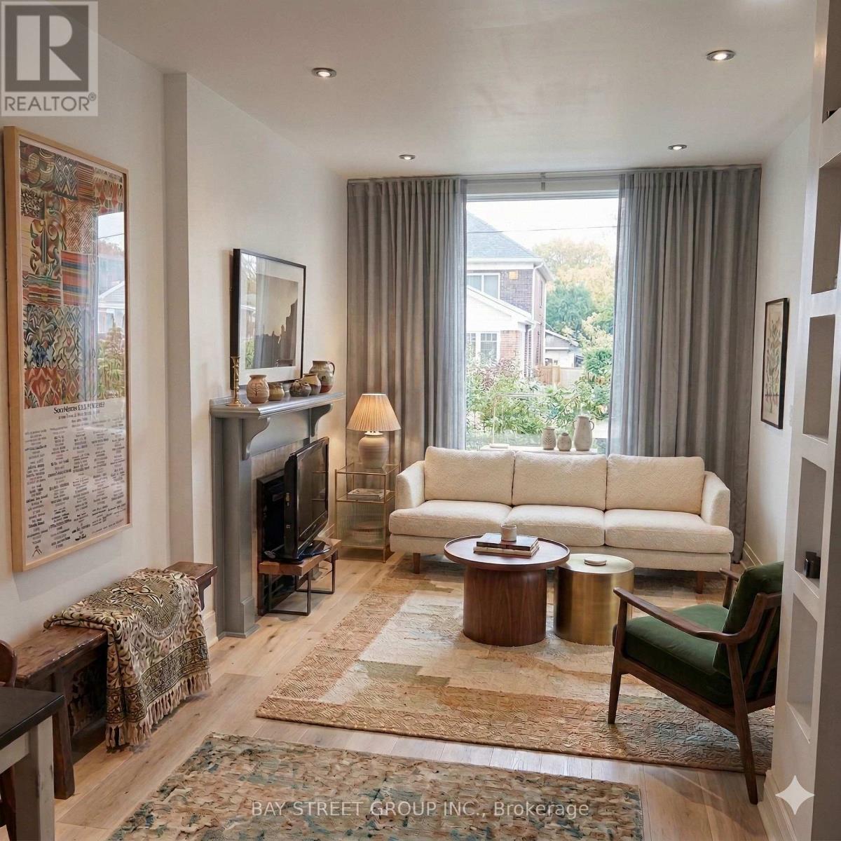 UNIT 1 - 693 WOODBINE AVENUE, Toronto, Ontario