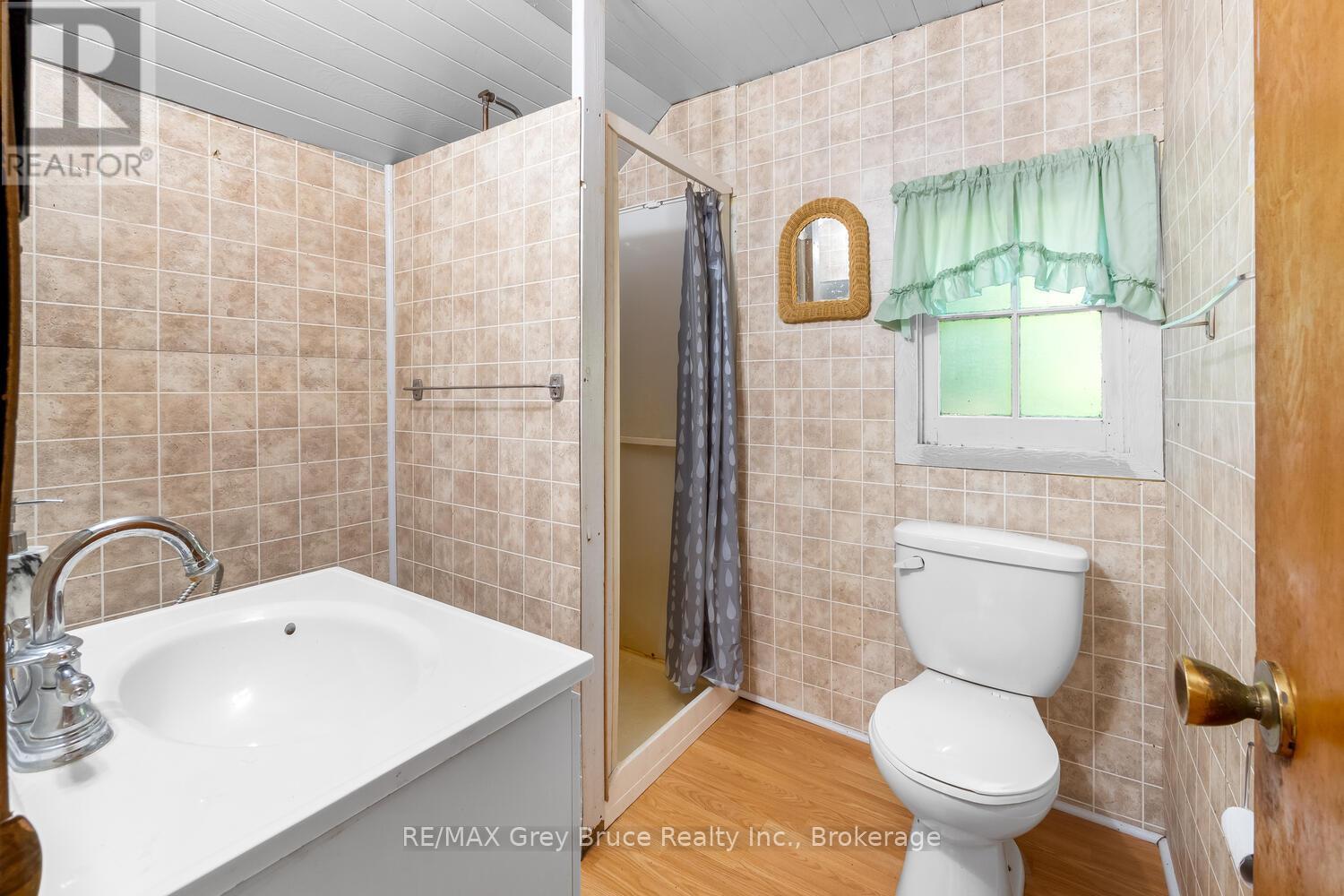 1106 King Edward Avenue, South Bruce Peninsula, Ontario  N0H 2G0 - Photo 26 - X12513116