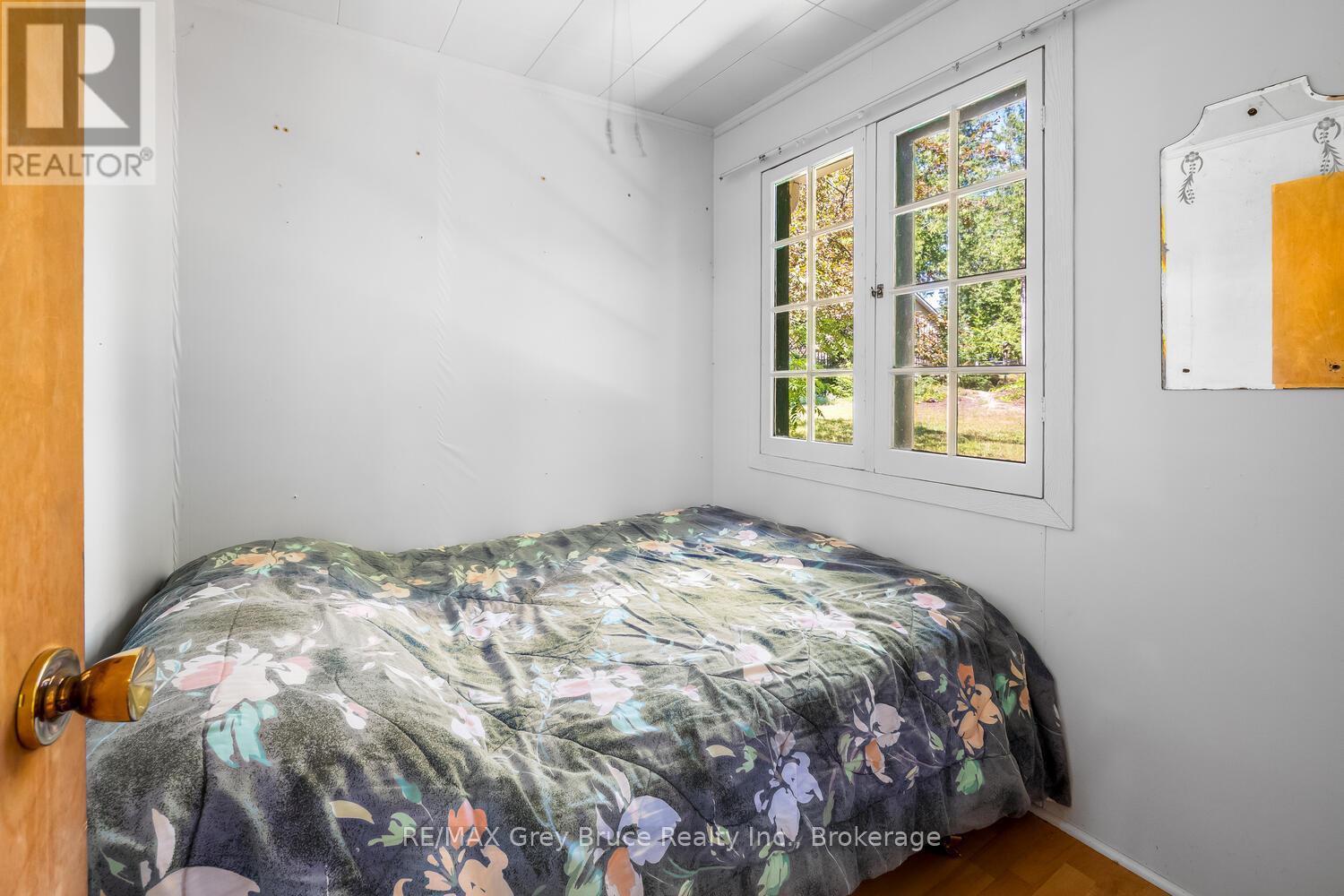 1106 King Edward Avenue, South Bruce Peninsula, Ontario  N0H 2G0 - Photo 29 - X12513116