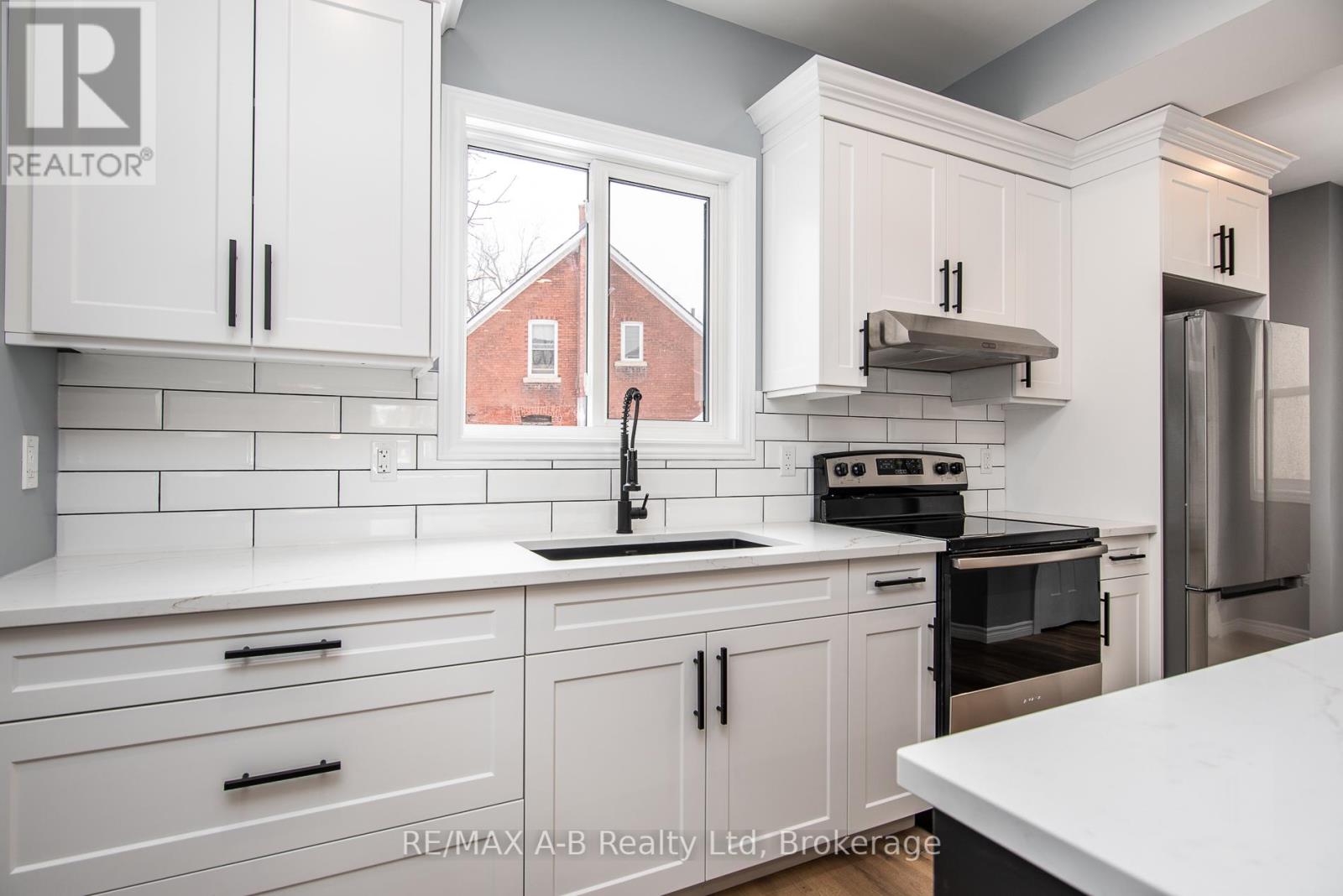 459 Downie Street, Stratford, Ontario  N5A 1X8 - Photo 8 - X12792164