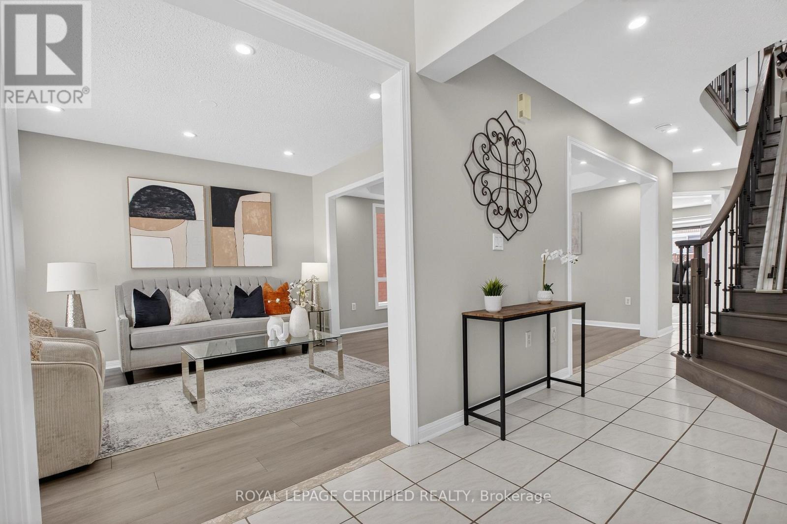 10 Verona Drive, Brampton, Ontario  L6P 1L2 - Photo 5 - W12734096