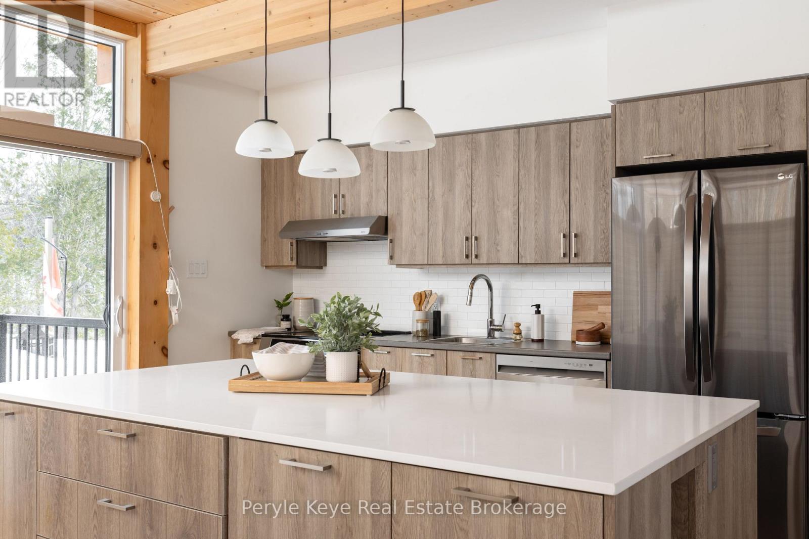 144 Shier Street, Bracebridge, Ontario  P1L 1H1 - Photo 3 - X12869470