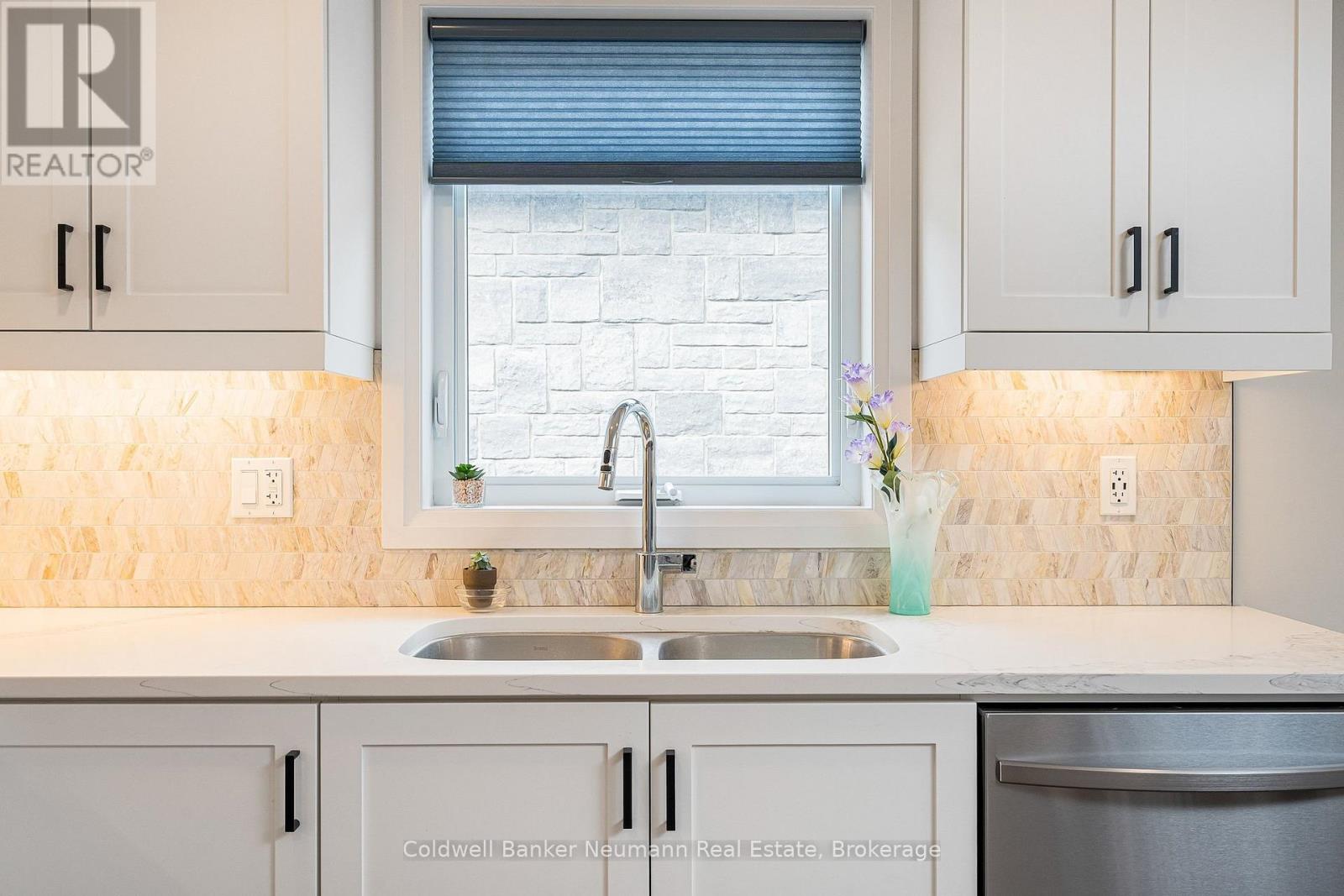 150 Durham Road W, West Grey, Ontario  N0G 1R0 - Photo 7 - X12869496