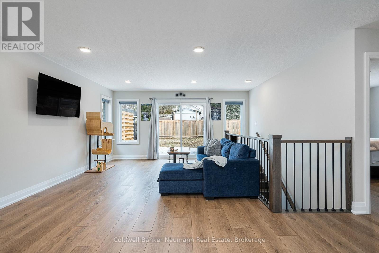 150 Durham Road W, West Grey, Ontario  N0G 1R0 - Photo 9 - X12869496