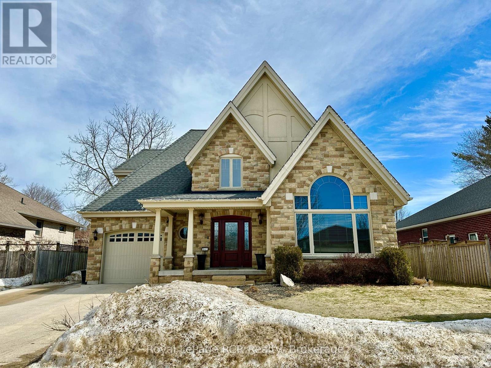 241 4TH STREET CRESCENT, Hanover, Ontario