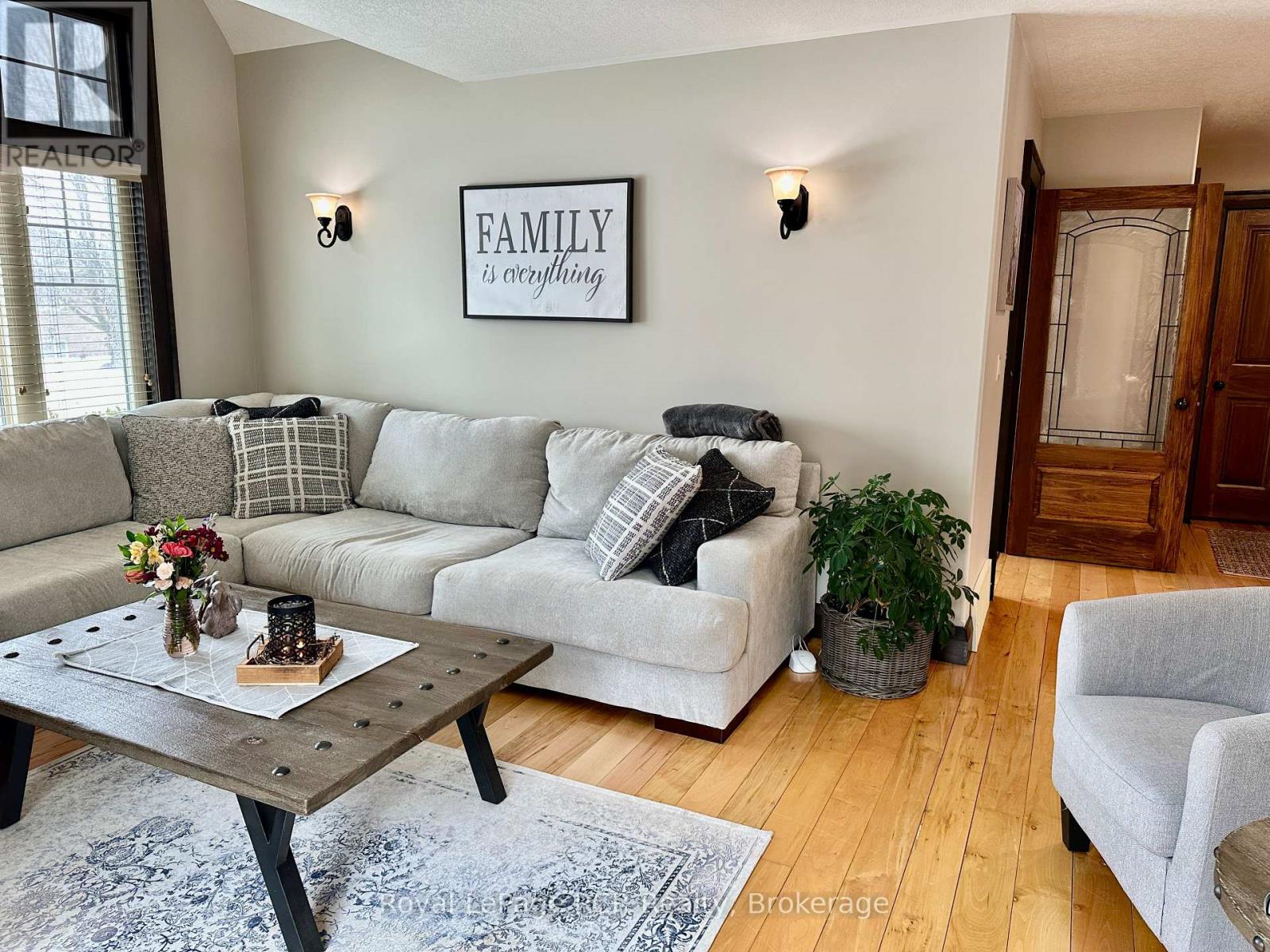 241 4th Street Crescent, Hanover, Ontario  N4N 3S9 - Photo 14 - X12869518