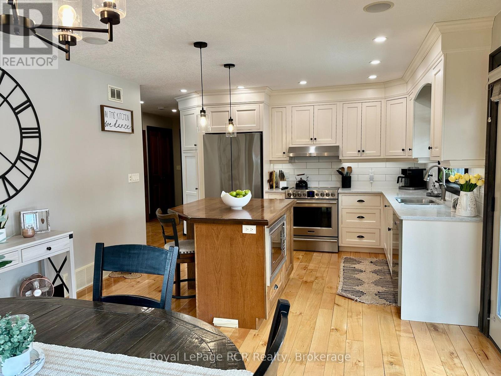 241 4th Street Crescent, Hanover, Ontario  N4N 3S9 - Photo 21 - X12869518