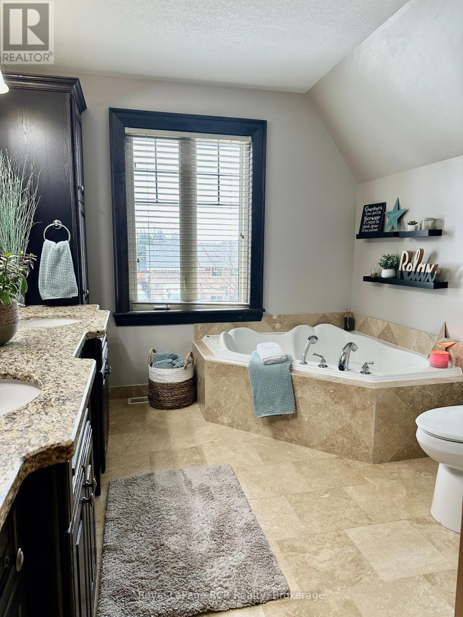 241 4th Street Crescent, Hanover, Ontario  N4N 3S9 - Photo 26 - X12869518