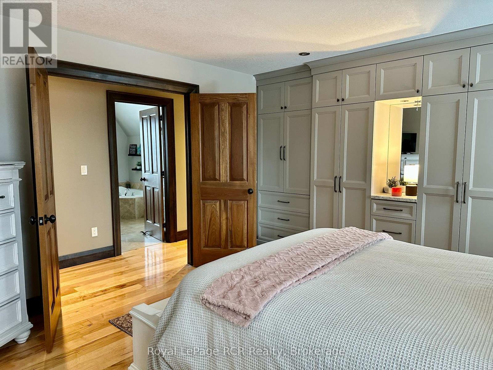 241 4th Street Crescent, Hanover, Ontario  N4N 3S9 - Photo 34 - X12869518