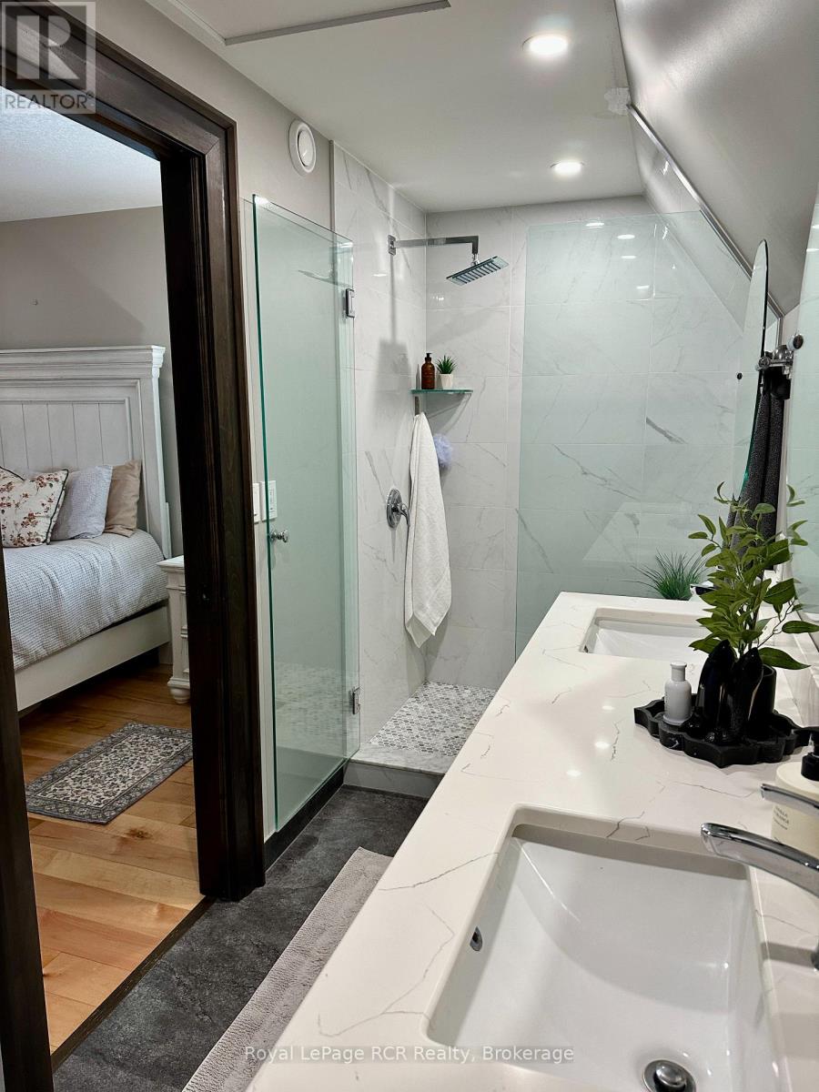 241 4th Street Crescent, Hanover, Ontario  N4N 3S9 - Photo 35 - X12869518