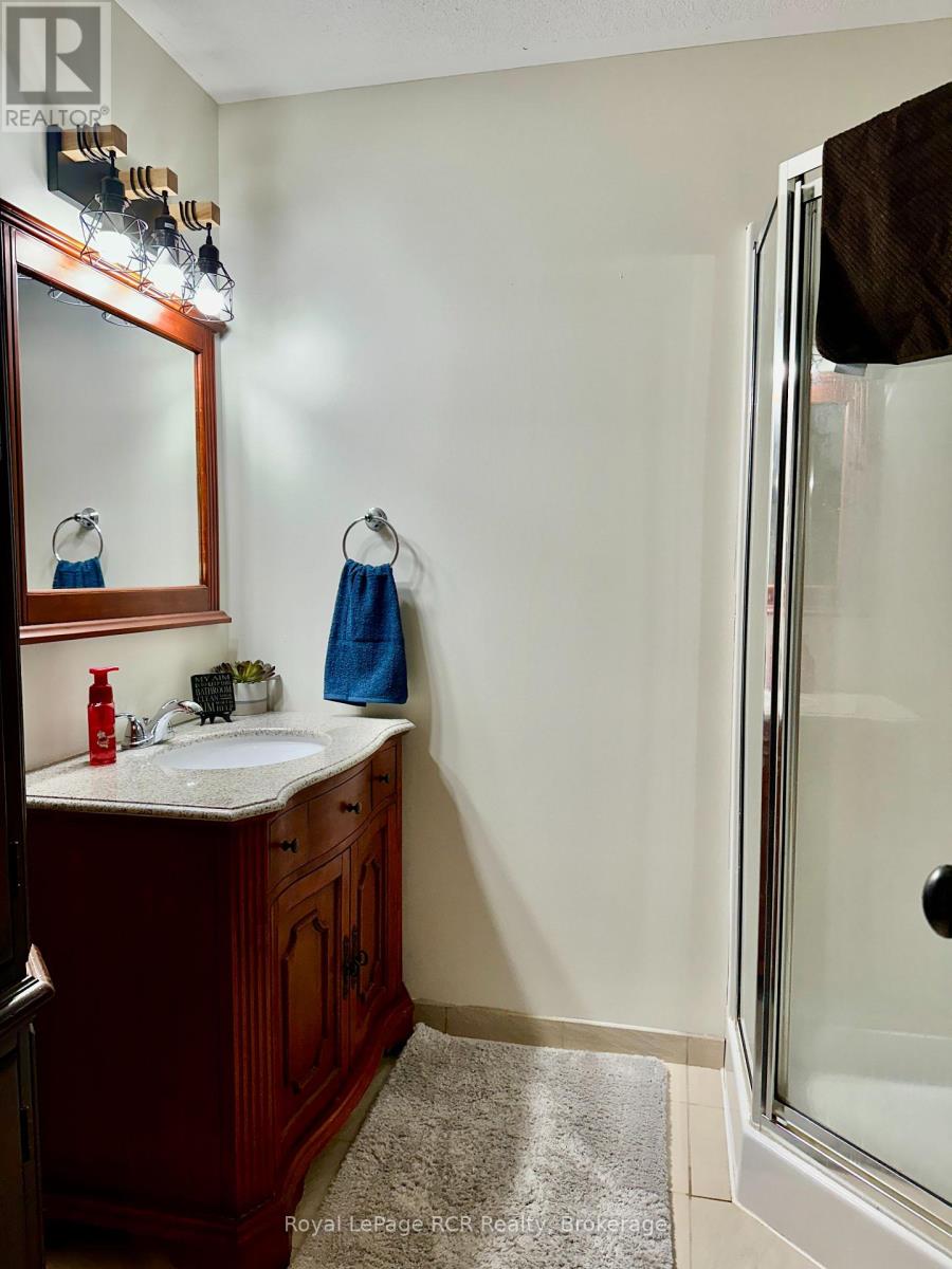 241 4th Street Crescent, Hanover, Ontario  N4N 3S9 - Photo 45 - X12869518