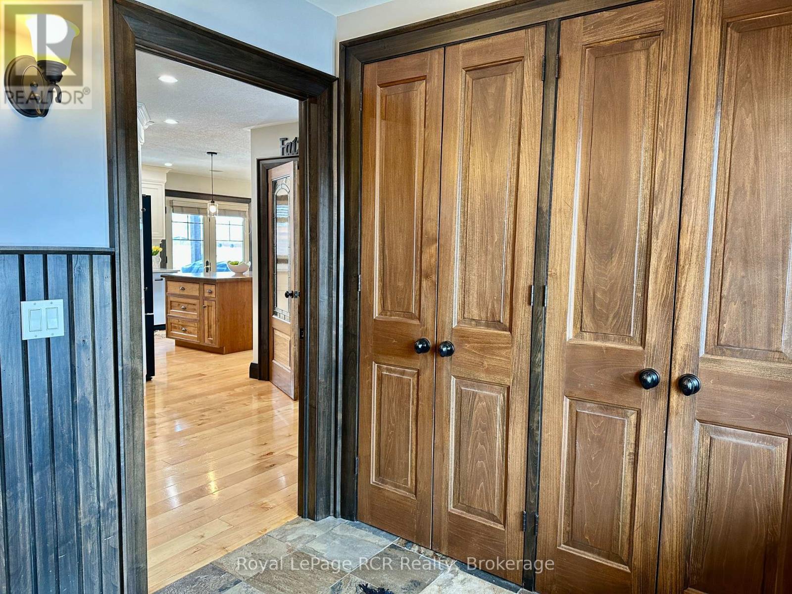 241 4th Street Crescent, Hanover, Ontario  N4N 3S9 - Photo 9 - X12869518