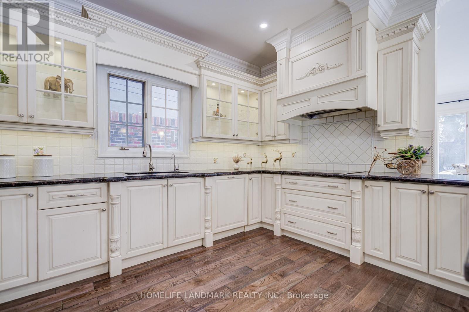 7 Killarney Road, Toronto, Ontario  M5P 1L7 - Photo 15 - C12869466