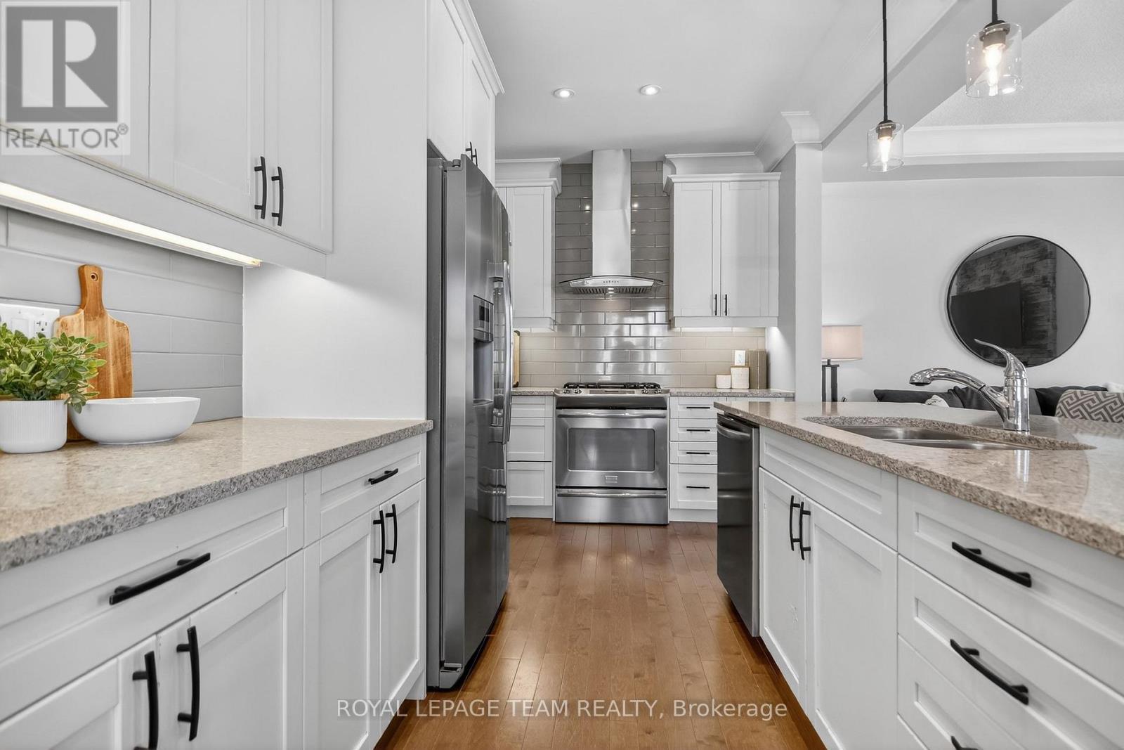 375 Meadowbreeze Drive, Ottawa, Ontario  K2M 0K3 - Photo 15 - X12869528