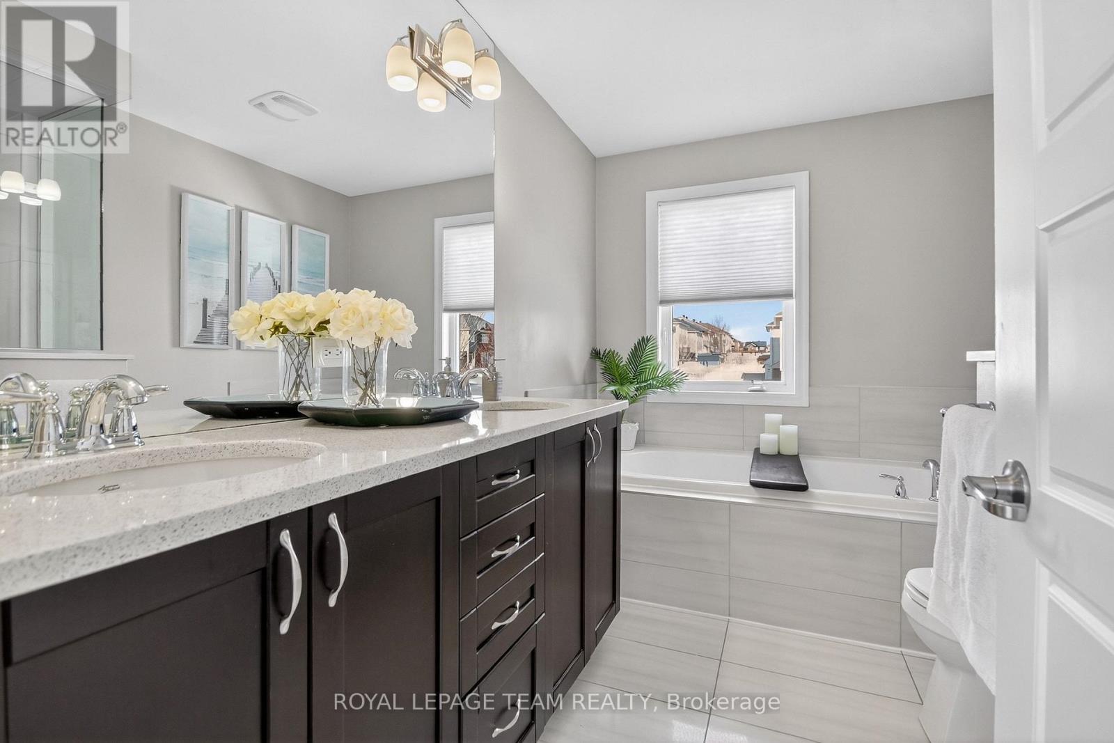 375 Meadowbreeze Drive, Ottawa, Ontario  K2M 0K3 - Photo 24 - X12869528