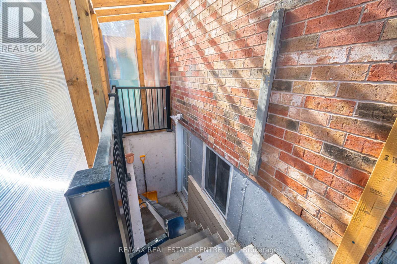 15 Heatherdale Drive, Brampton, Ontario  L7A 2H6 - Photo 39 - W12869482