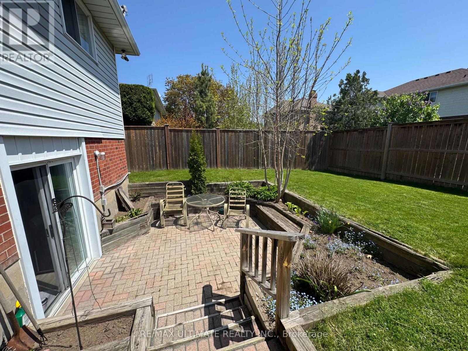 12 Stoney Brook Crescent, St. Catharines, Ontario  L2S 3J3 - Photo 3 - X12869468