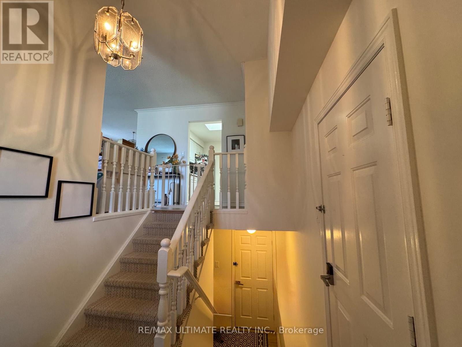 12 Stoney Brook Crescent, St. Catharines, Ontario  L2S 3J3 - Photo 4 - X12869468