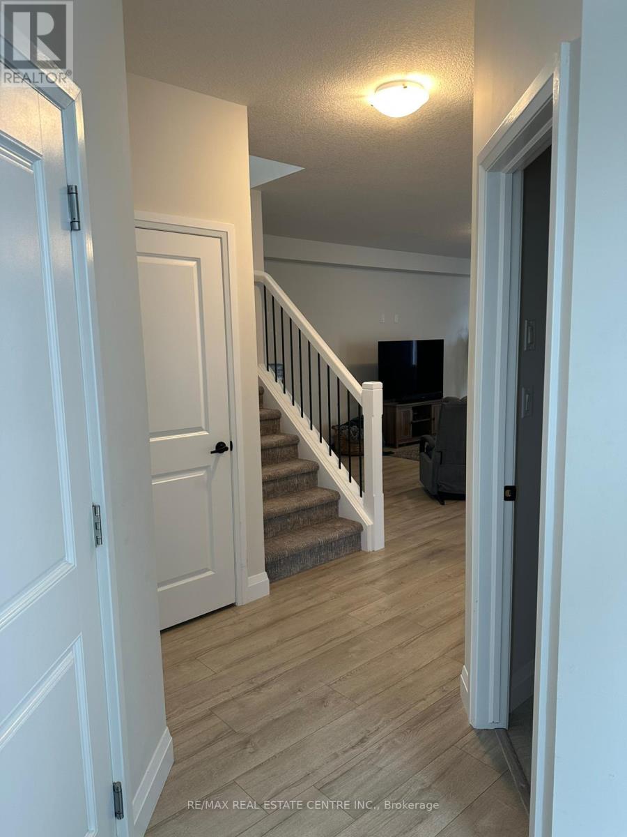 64 Cash Crescent, Ingersoll, Ontario  N5C 0E1 - Photo 3 - X12869522