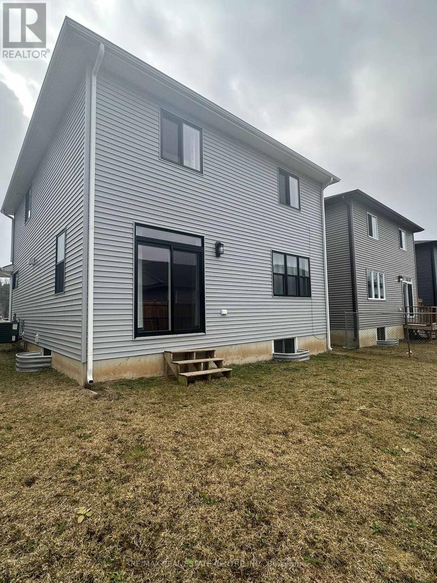 64 Cash Crescent, Ingersoll, Ontario  N5C 0E1 - Photo 37 - X12869522