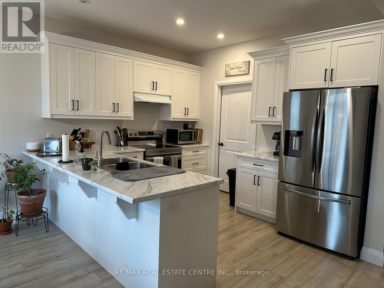 64 Cash Crescent, Ingersoll, Ontario  N5C 0E1 - Photo 5 - X12869522