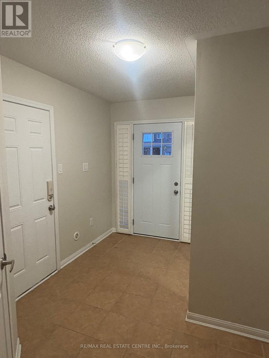 271 Woodley Crescent S, Milton, Ontario  L9T 8C4 - Photo 3 - W12840408