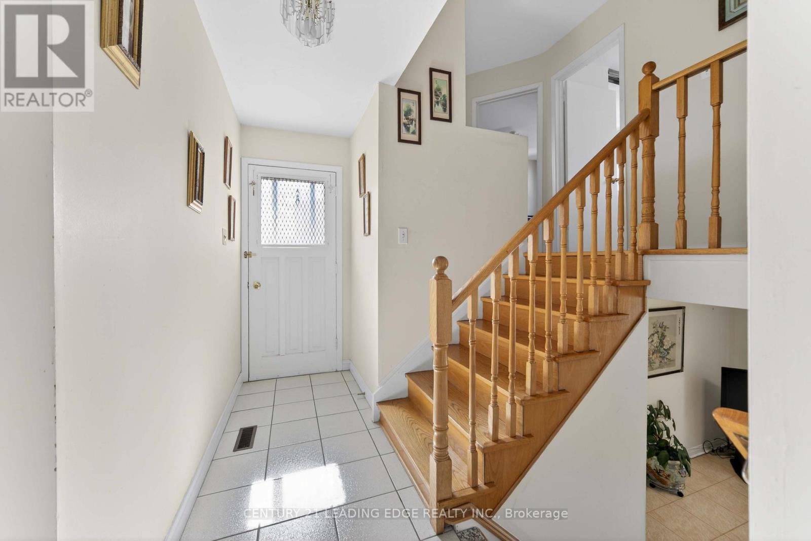 36 Lawnmere Crescent, Toronto, Ontario  M1S 2T3 - Photo 13 - E12867350