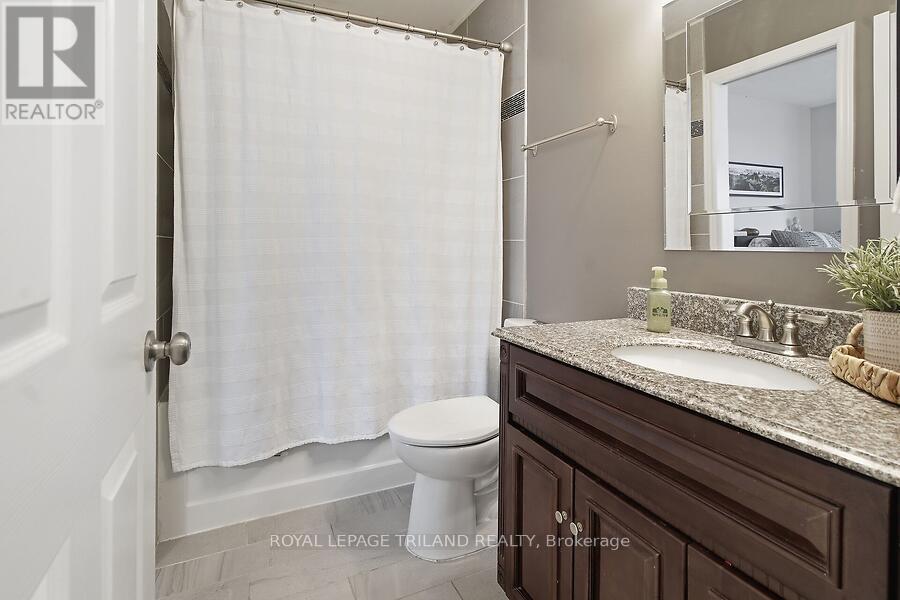 Photo 15 of 23 for 16 - 1415 Commissioners Road W