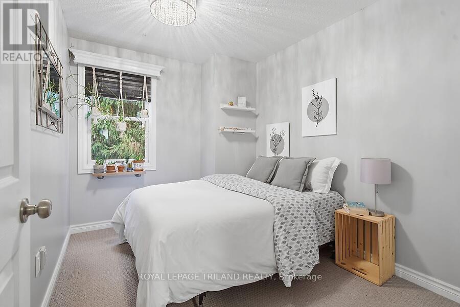 Photo 17 of 23 for 16 - 1415 Commissioners Road W