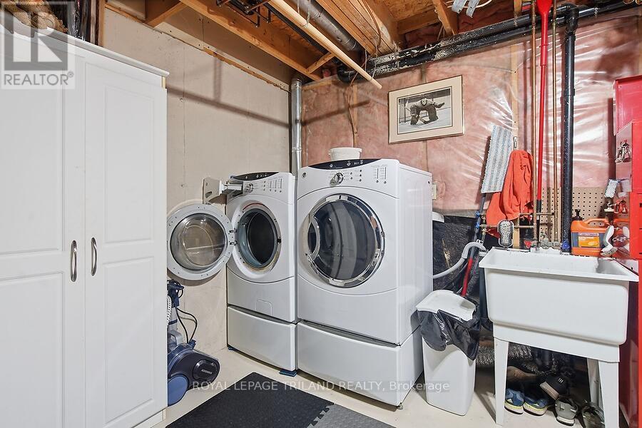 Photo 21 of 23 for 16 - 1415 Commissioners Road W