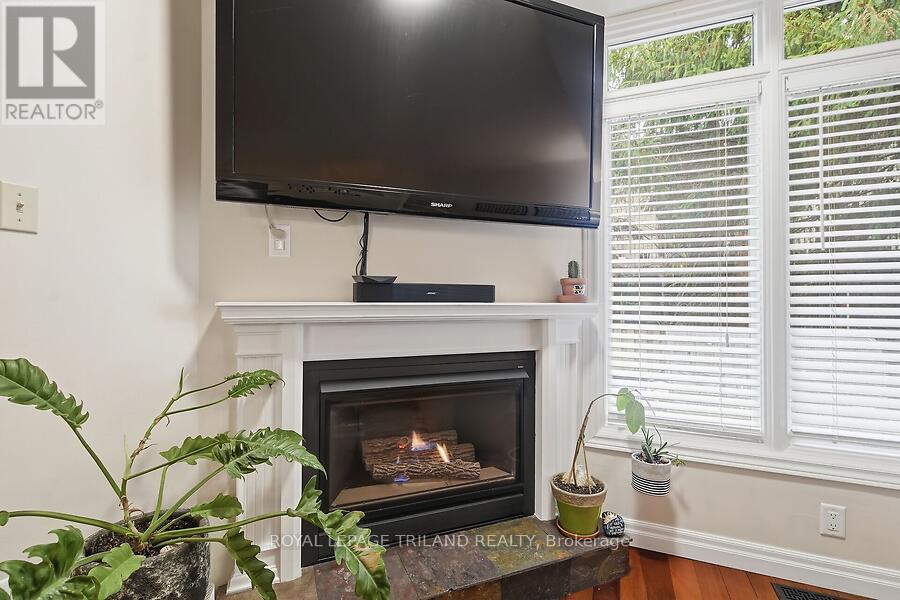 Photo 9 of 23 for 16 - 1415 Commissioners Road W