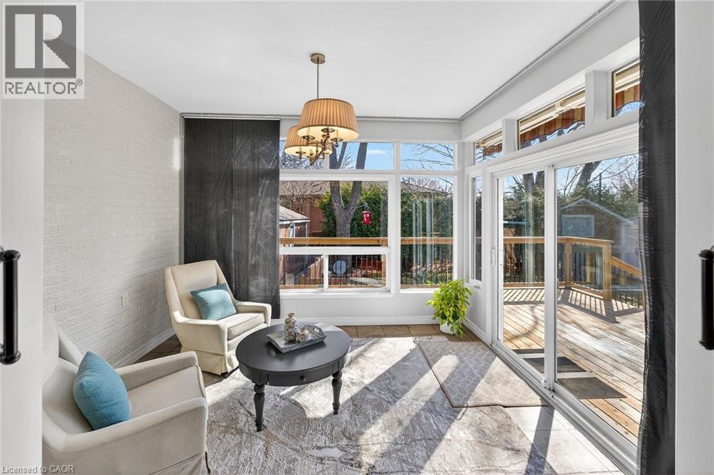 24 Milverton Close, Waterdown, Ontario  L0R 2H3 - Photo 3 - 40810513