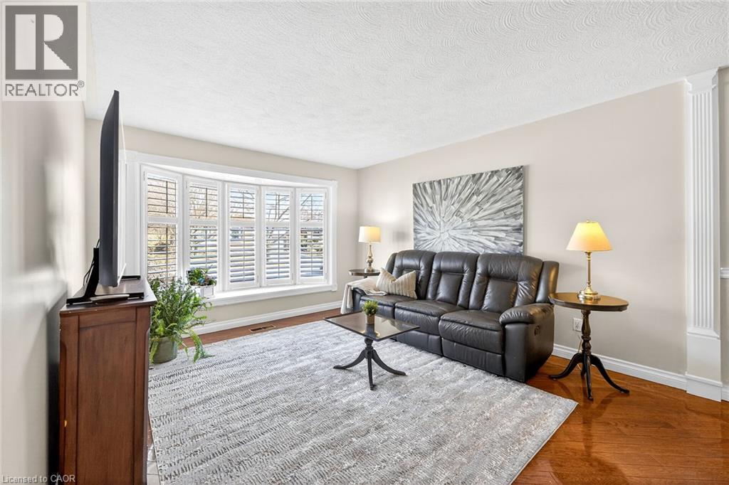 24 Milverton Close, Waterdown, Ontario  L0R 2H3 - Photo 8 - 40810513