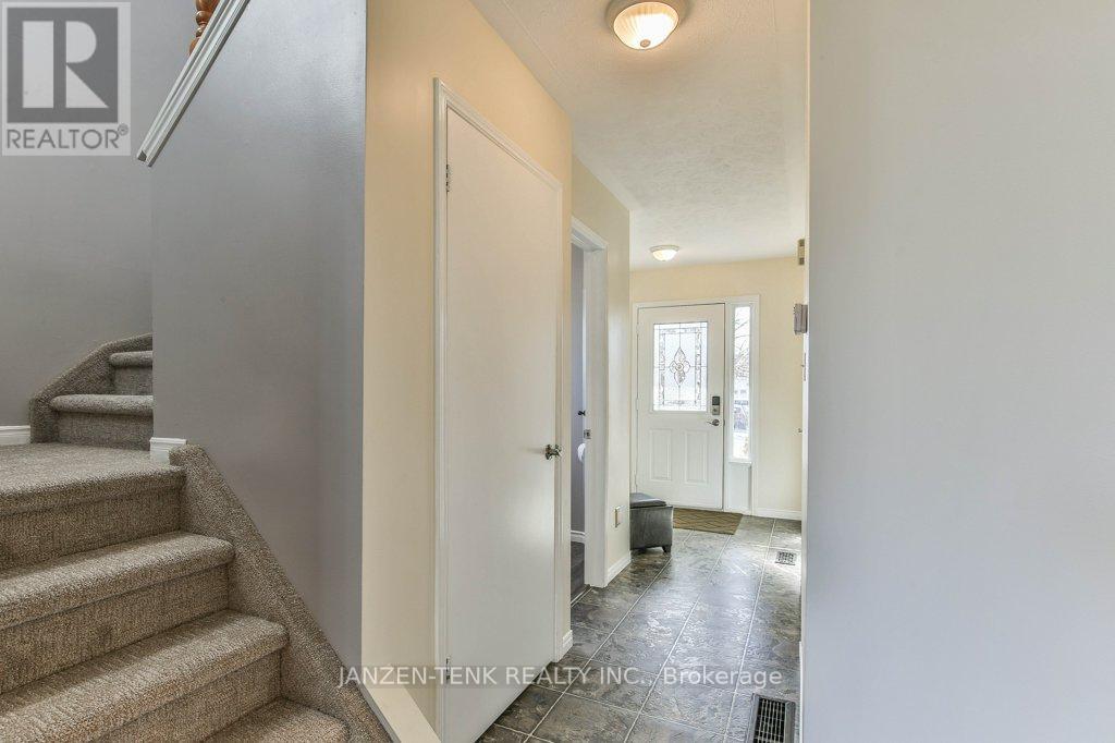 60 Beckett Boulevard, Tillsonburg, Ontario  N4G 5N3 - Photo 5 - X12869558